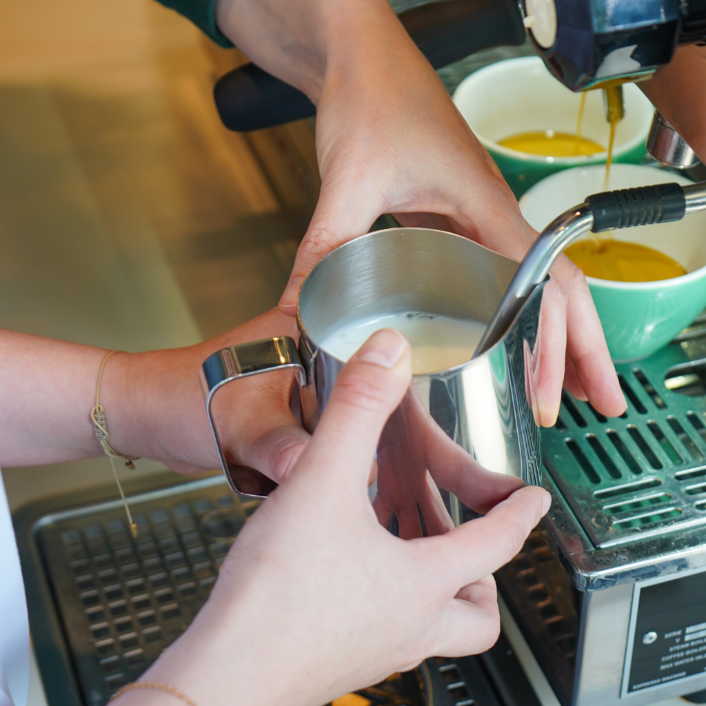 How to Latte Art – Teil 1: So gelingt dir der perfekte Milchschaum